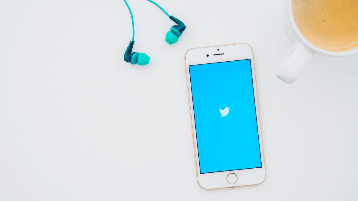 9 Productivity Experts You Should Follow on Twitter